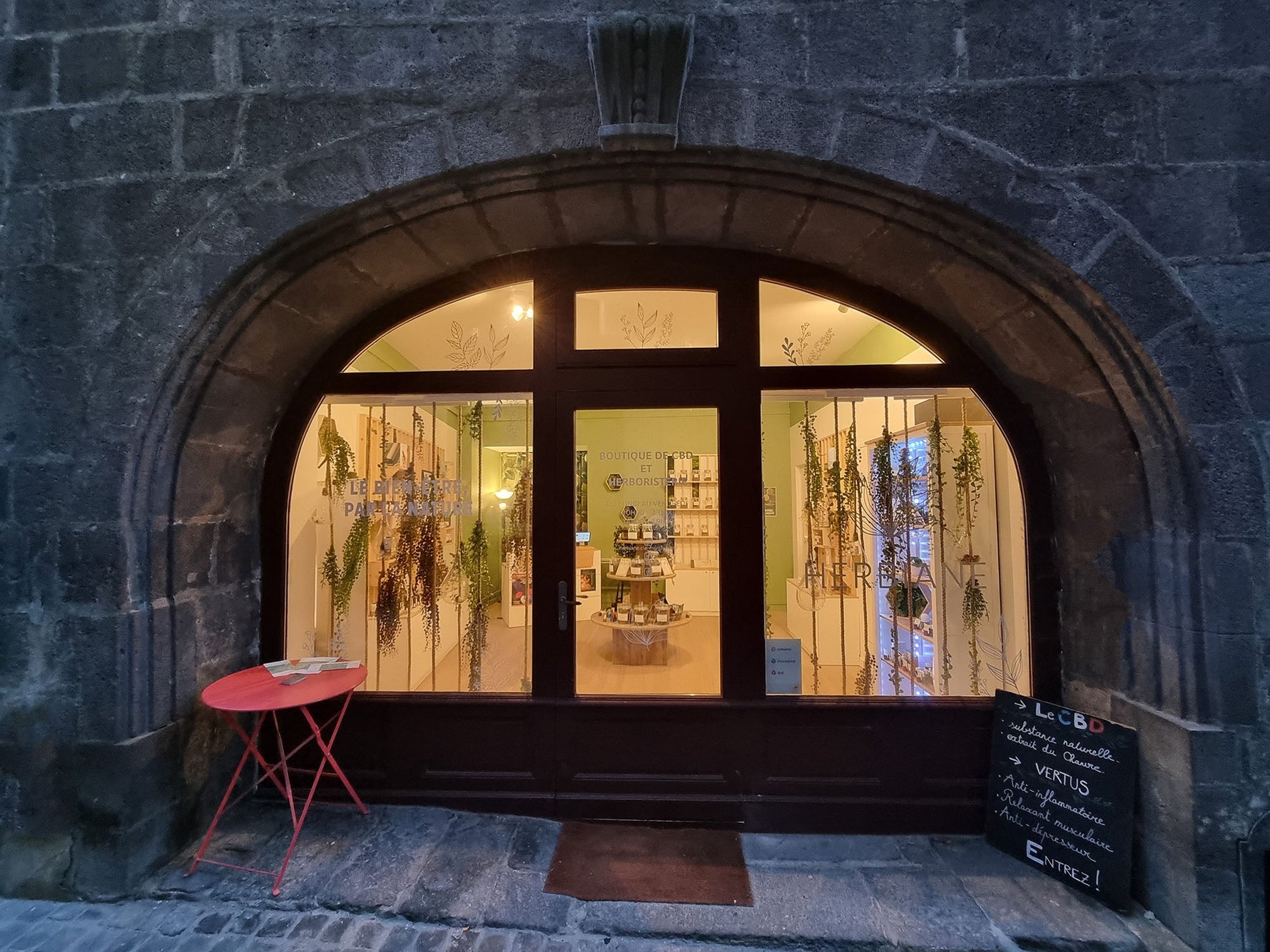 Devanture du magasin Herbiane